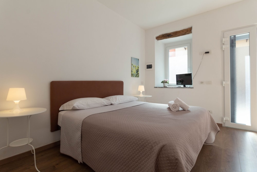 Standard Double Room, Ensuite - Photo 3