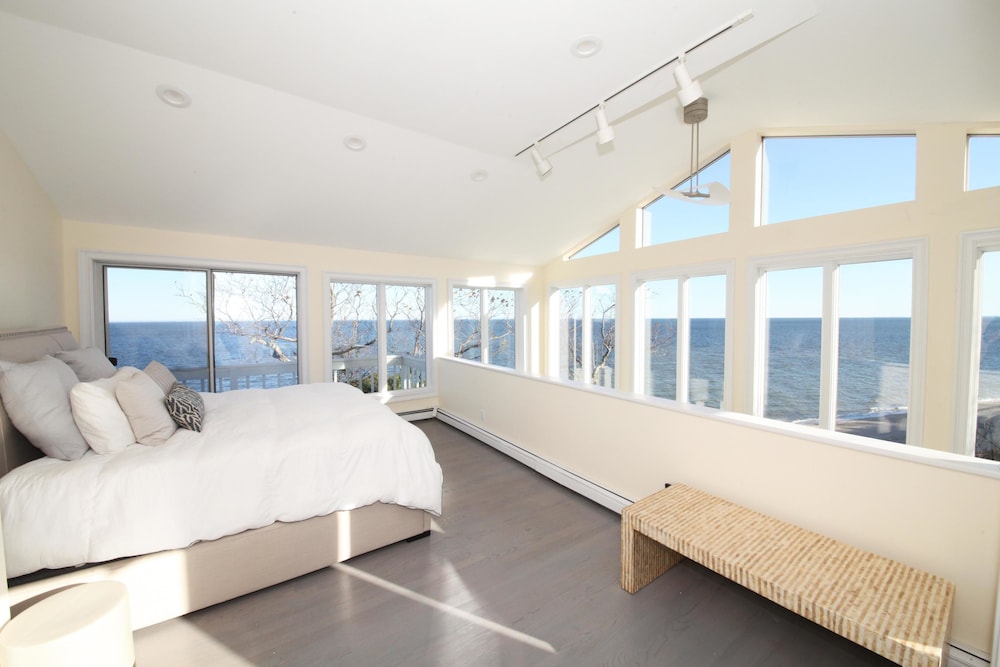 House, Multiple Beds (Amazing Home Private Beach North Fork) photo 1