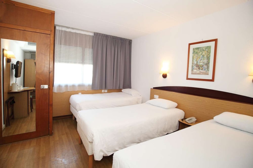 Triple Room - Photo 9