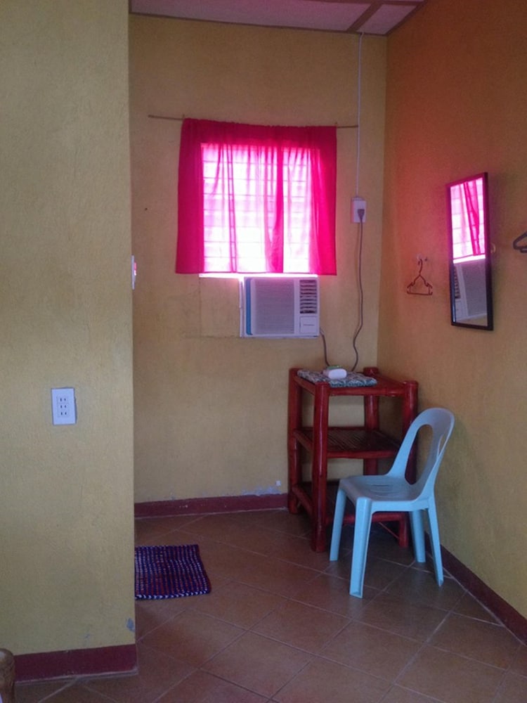 Room B photo 2
