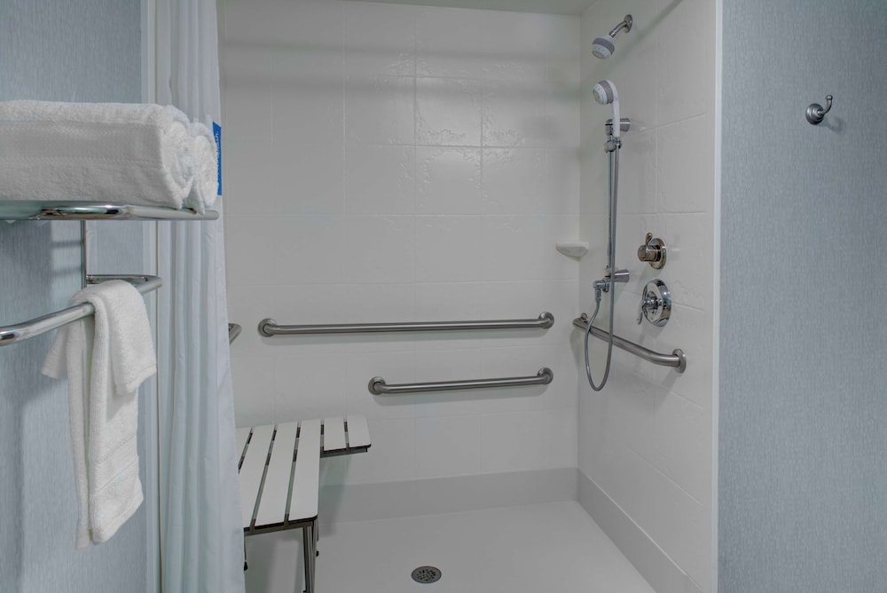 Suite, 1 King Bed, Accessible, Non Smoking - Photo 10