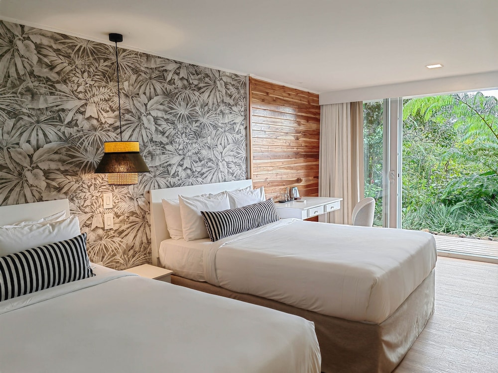 Toucanet Downstairs Rooms - 2 Queen Beds - Photo 2