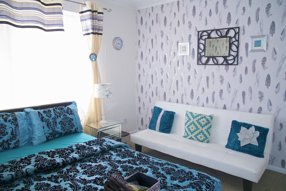 Standard Double Room, Shared Bathroom photo 2