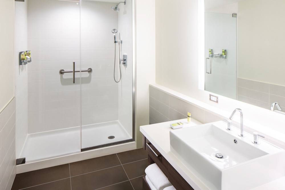 Suite, 1 Bedroom photo 2