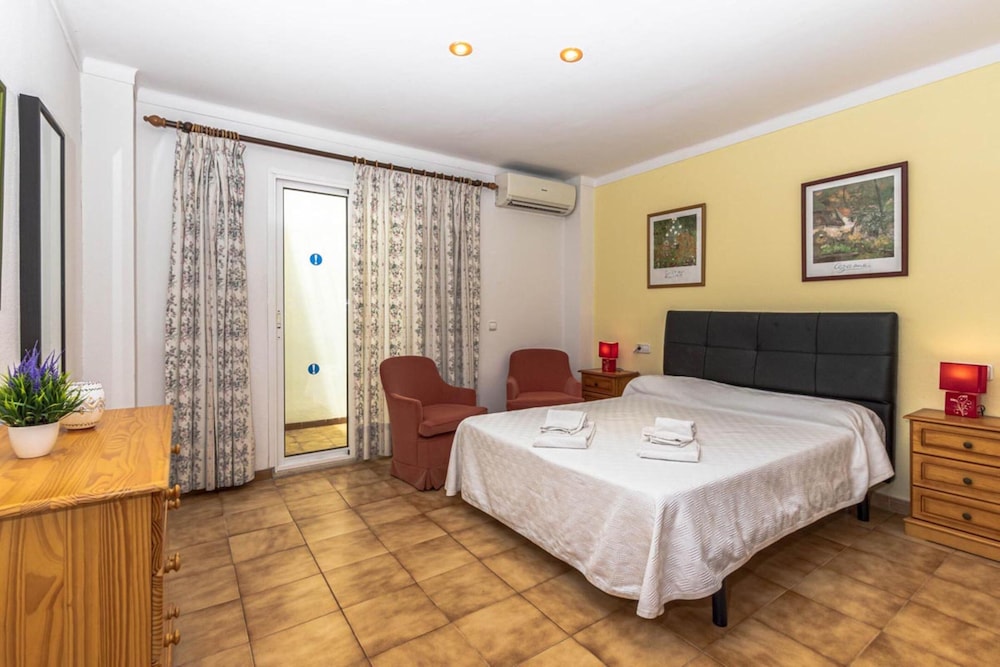 Apartamento familiar, 3 habitaciones, vista al mar