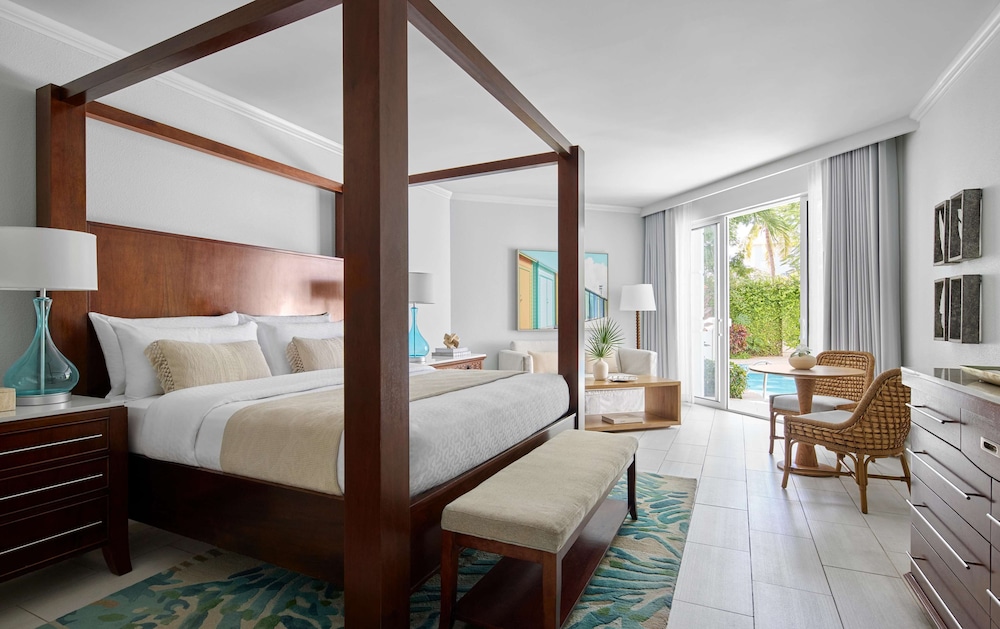 West Bay Honeymoon Hideaway Swim-up Crystal Lagoon Zen Butler Suite (ZSS)
