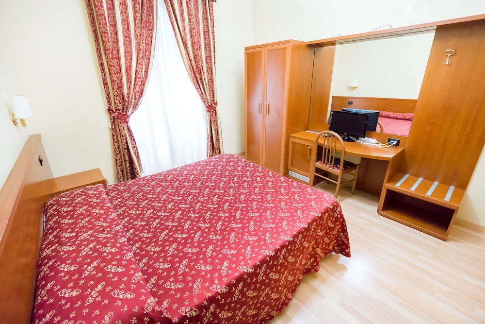 Double or Twin Room, Private Bathroom photo 1