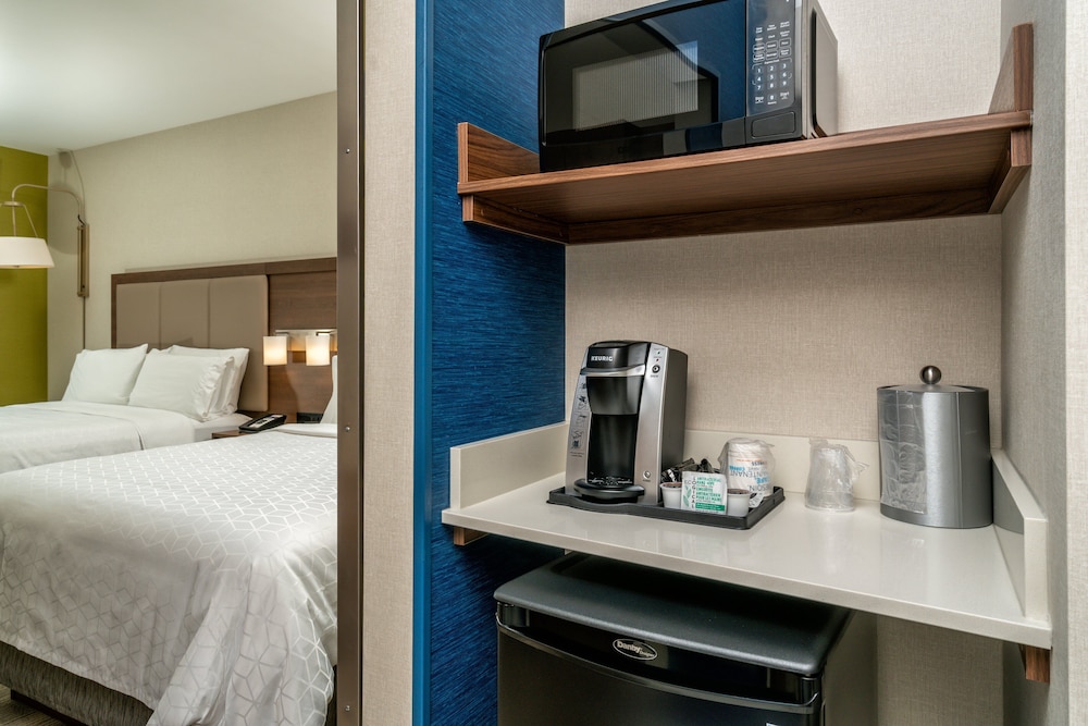 Standard Room, 2 Queen Beds, Accessible (Communications) - Photo 4