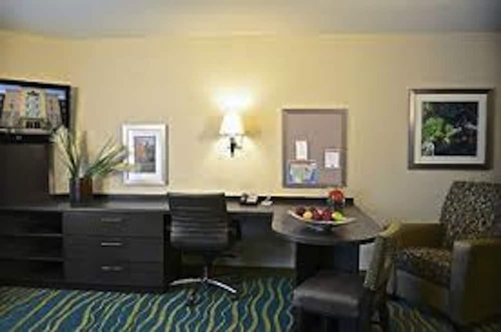 Studio Suite, 2 Queen Beds, Accessible (Comm)