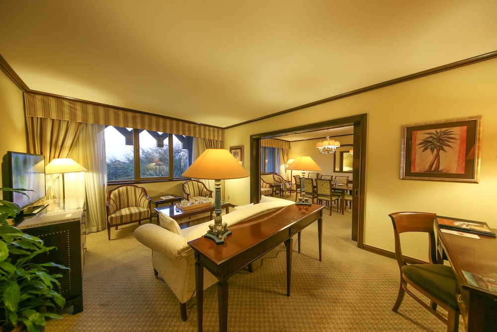 Business Suite photo 3