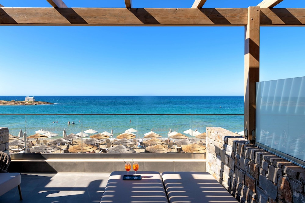 Diamond Suite Beachfront - Photo 16