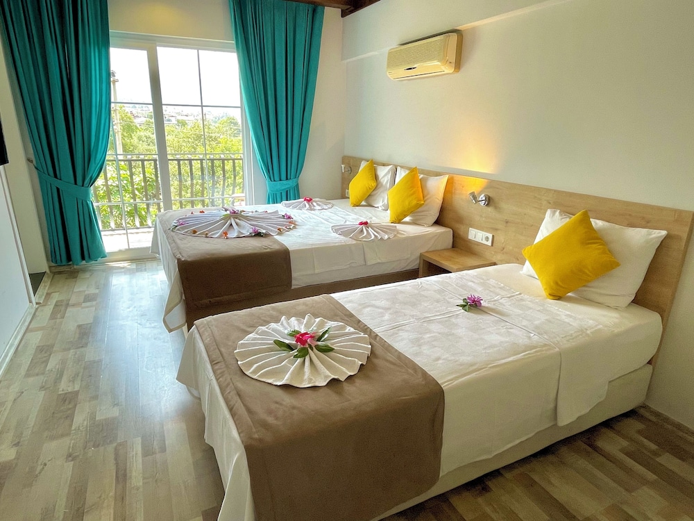 Standard Triple Room - Photo 1