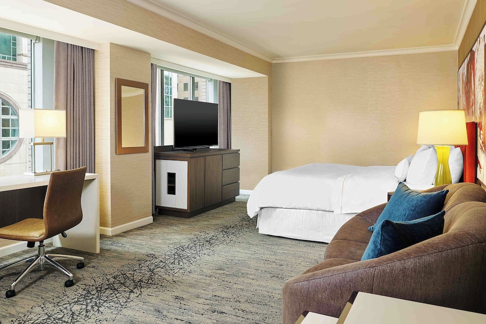 Studio Suite, 1 King Bed (Mobility/Hearing Accessible, Tub) - Photo 3