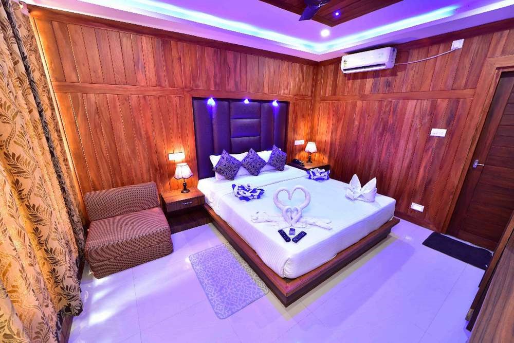 Standard Room, 1 Queen Bed, Garden View