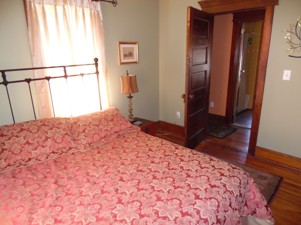 Standard Suite, Ensuite (Rudyard Kipling) photo 2
