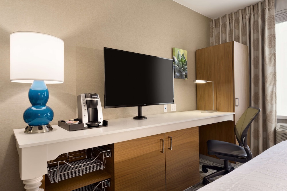 Room, 2 Double Beds, City View