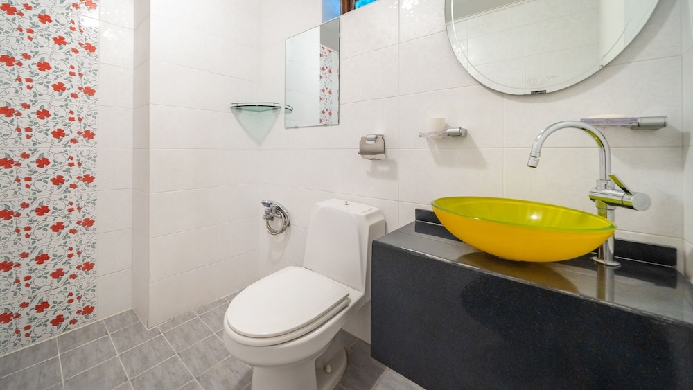 Basic Room, 3 Bedrooms (B Building 2nd Floor Full Rental)