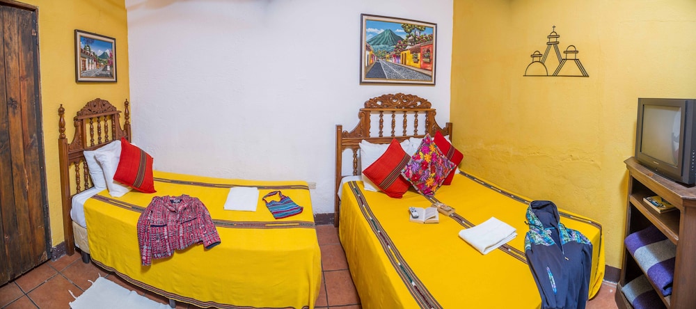 Comfort Single Room, Private Bathroom, Courtyard Area photo 2