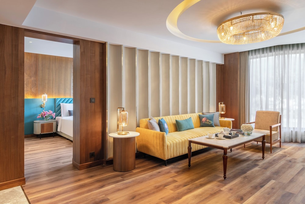 Luxury Suite