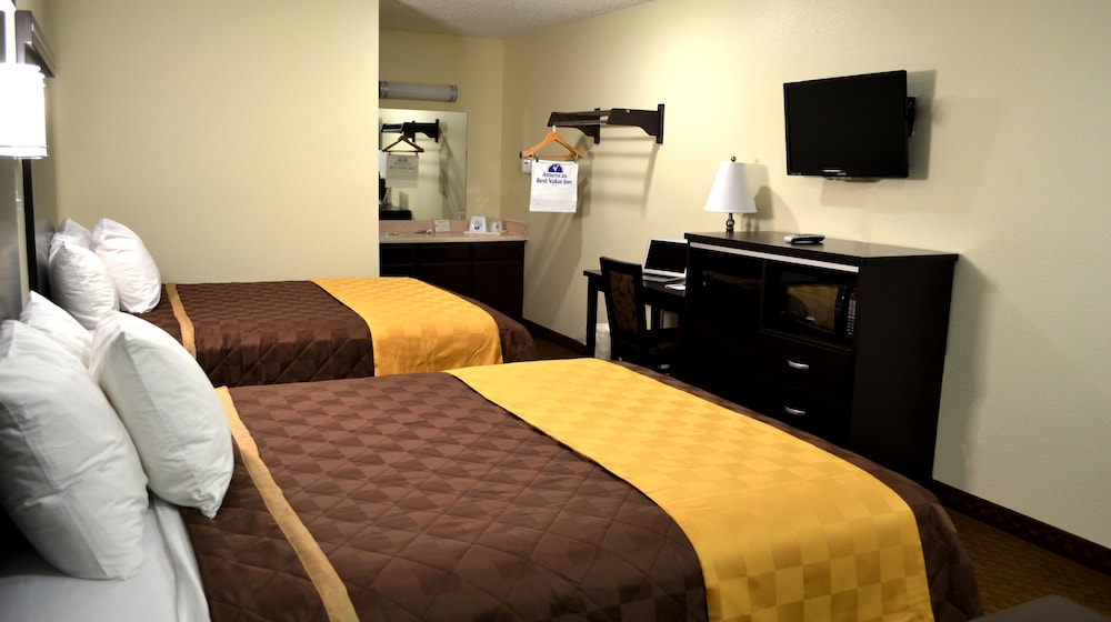 Room, 2 Queen Beds, Non Smoking - Photo 2