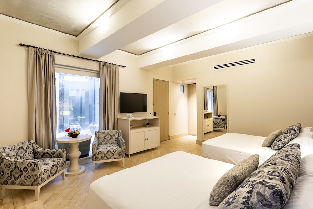 Superior Double Room Single Use - Photo 3