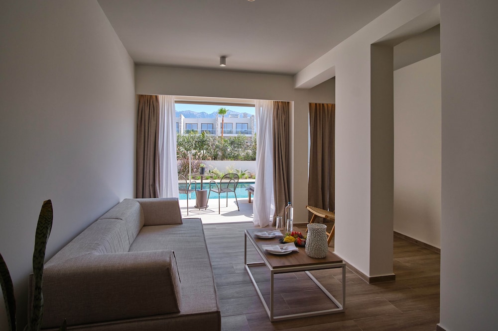Junior Suite, Private Pool photo 1