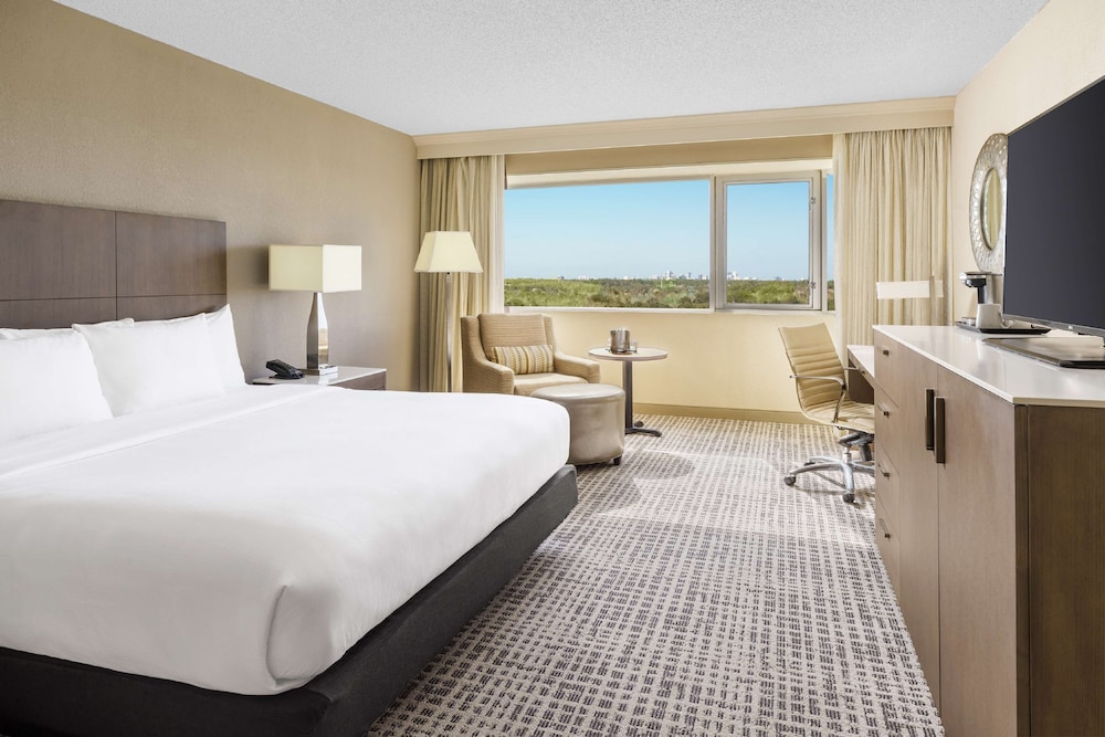 Room, 1 King Bed (Shower Only)