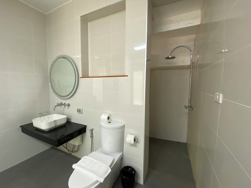 Four Bedroom Villa with Private Pool - Photo 12