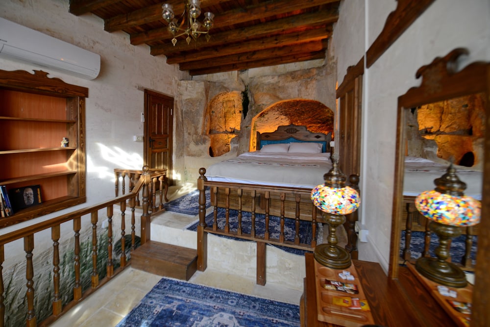 Traditional Triple Room photo 2