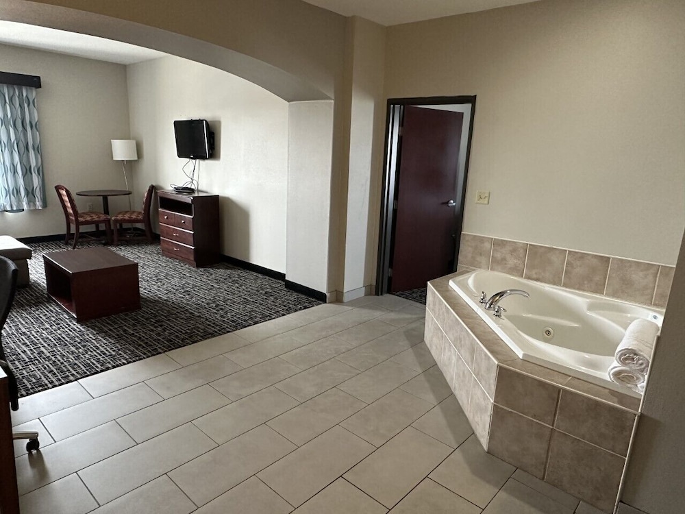 Presidential Suite, 1 King Bed, Non Smoking photo 3