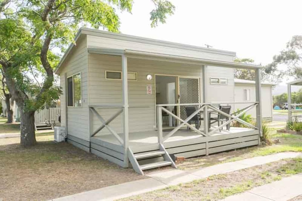 Standard Cabin - Sleeps 4 photo 2