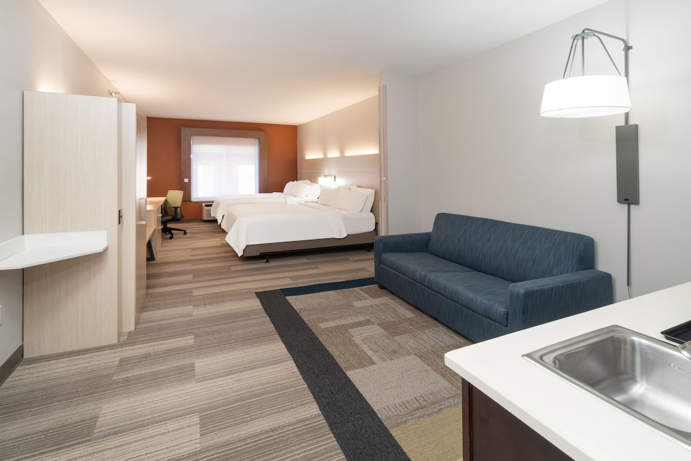 Suite, Multiple Beds - Photo 1