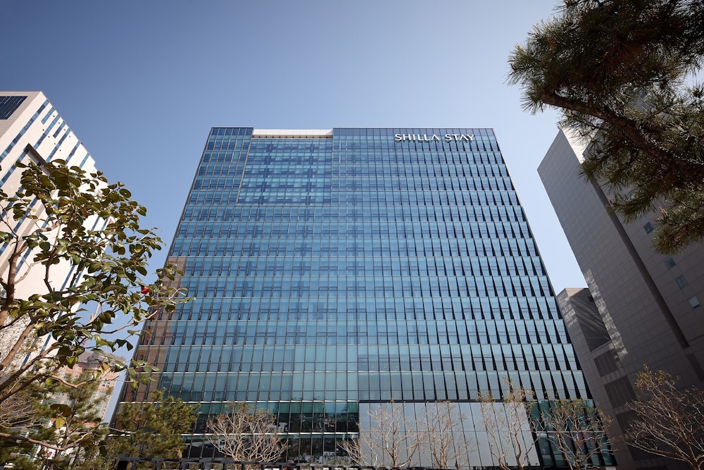 [Duty Free Pkg] Premier Deluxe Family Room, City View + Shinsegae Duty Free Voucher 1 Time Provided