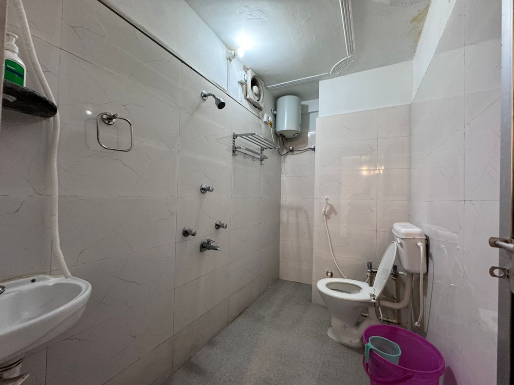 Classic Double Room, City View - Photo 2