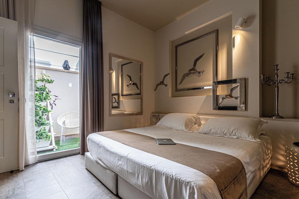 Deluxe Double Room, 1 Queen Bed - Photo 5