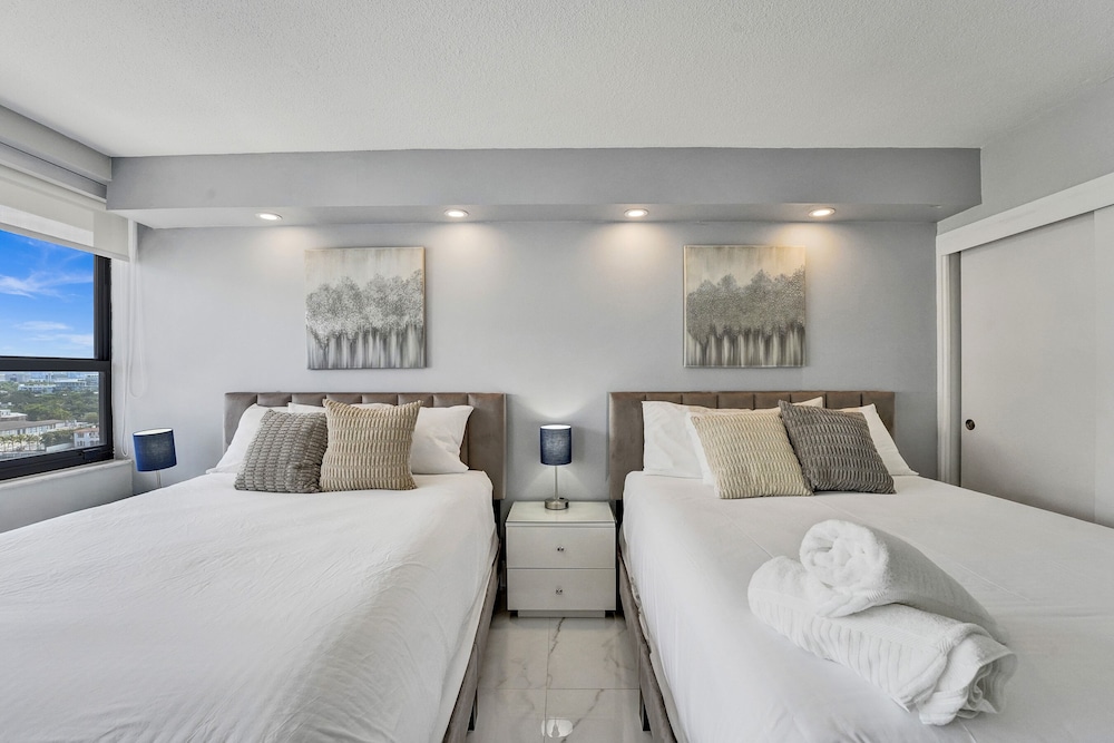 Amazing Ocean Front 2BD beach 1515