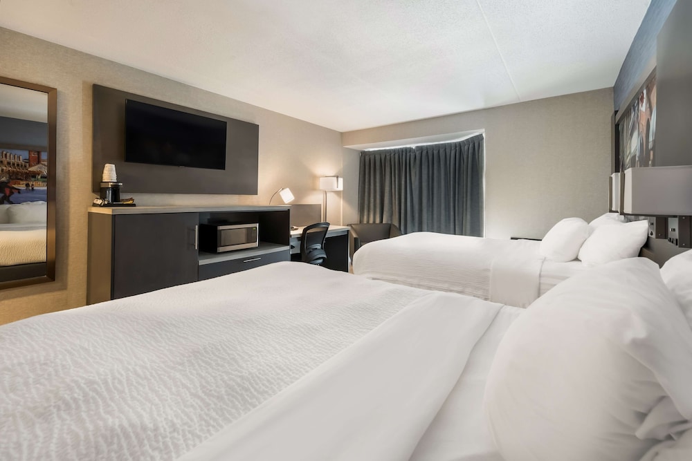 Standard Room, 2 Queen Beds, Non Smoking - Photo 3