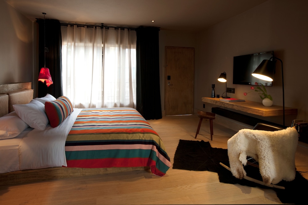Deluxe Room - Photo 1