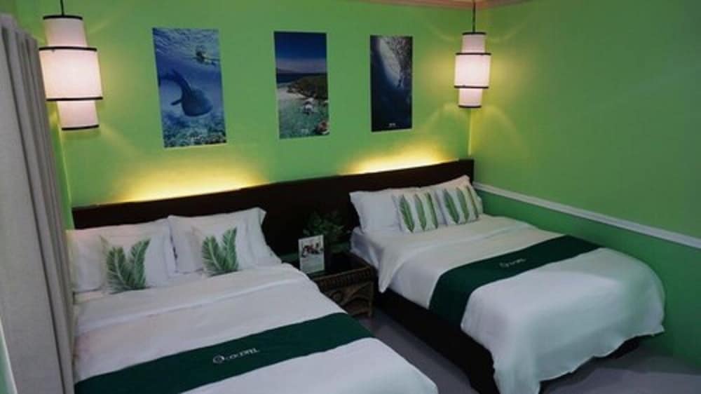 Quadruple Room - Photo 5