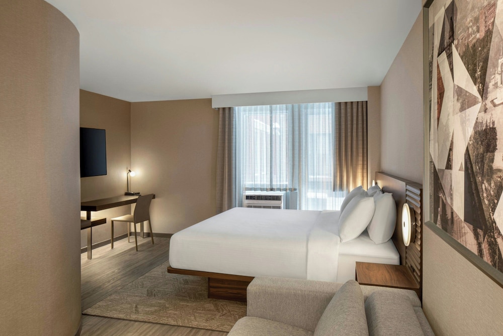 Room, 1 King Bed, Terrace - Photo 3