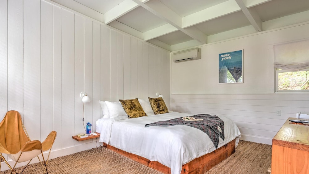 House, 1 King Bed (Ruschmeyers #17 - Dlx King) photo 1