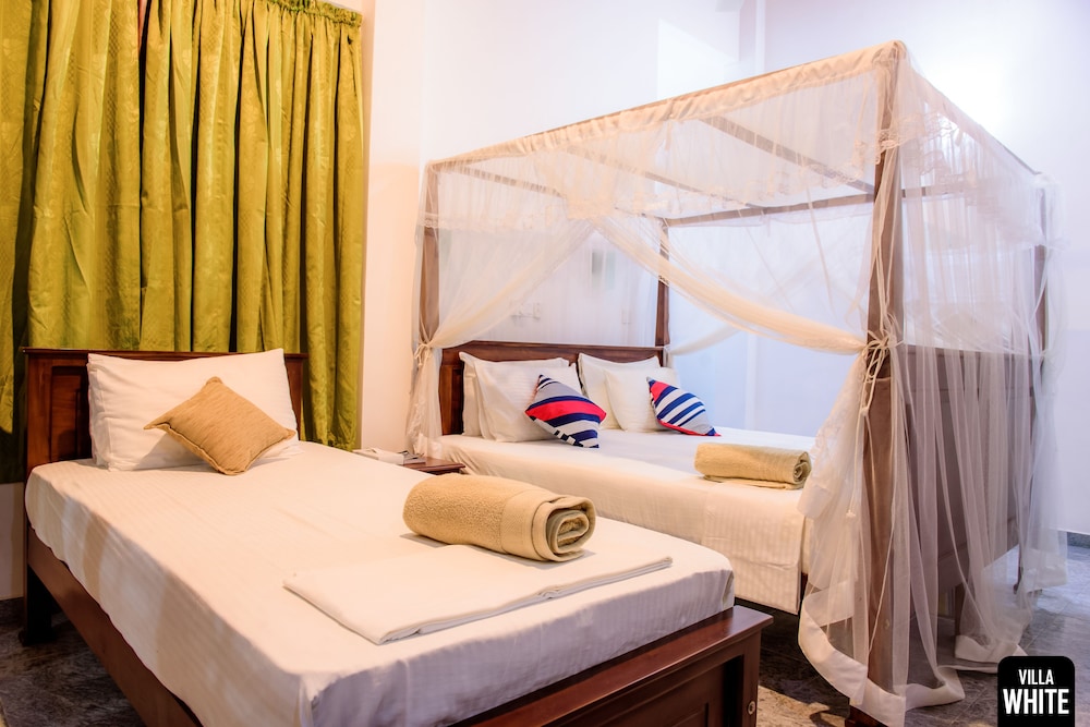 Deluxe Triple Room with Pool View