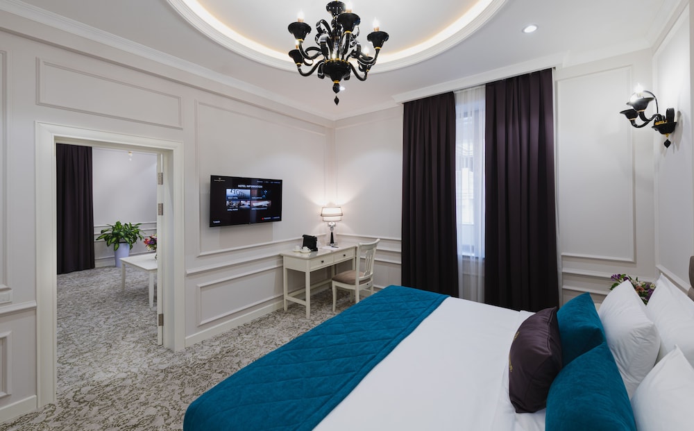 Deluxe Suite photo 1