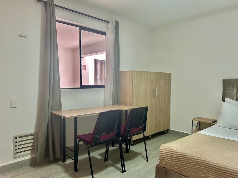 Standard Twin Room, 2 Twin Beds, Non Smoking photo 2