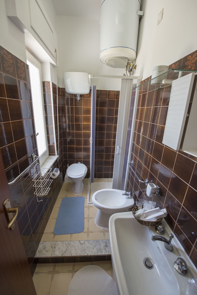 Economy Double Room, Mezzanine (Mansardata ) photo 2