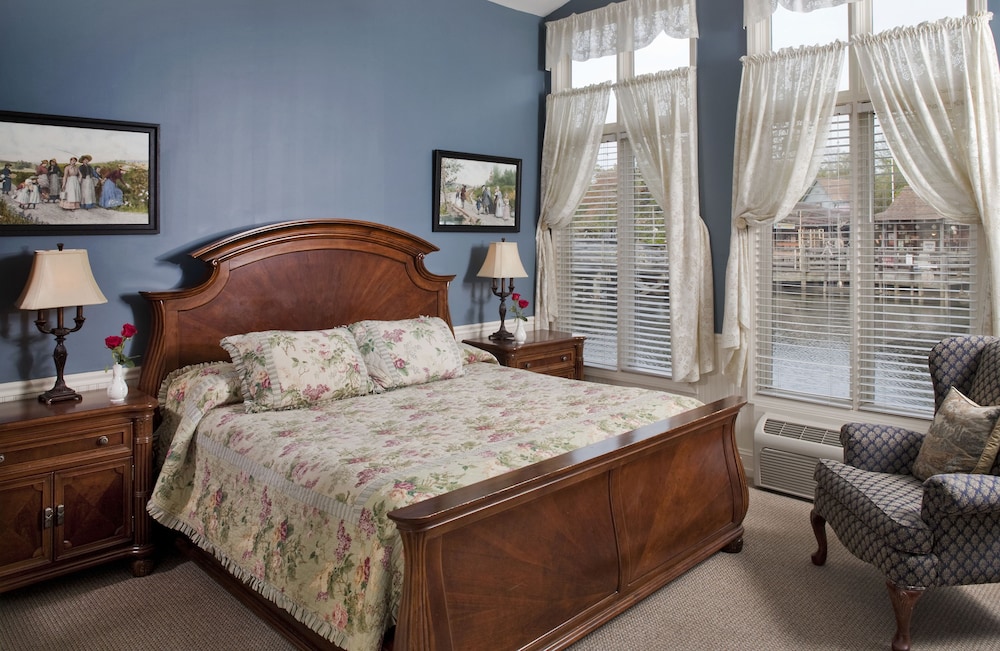 102, Baremore Room, Private Bathroom