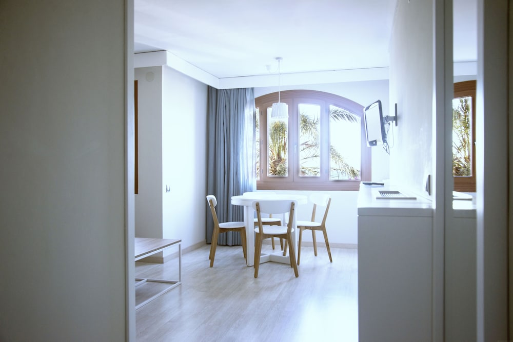 Quadruple Room, Sea View, Sea Facing (2+2) - Photo 2