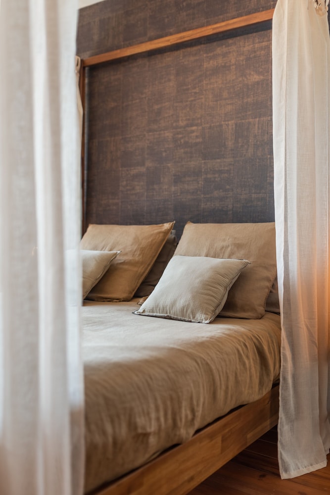 Superior Double Room, 1 Queen Bed, Non Smoking, Garden View photo 2