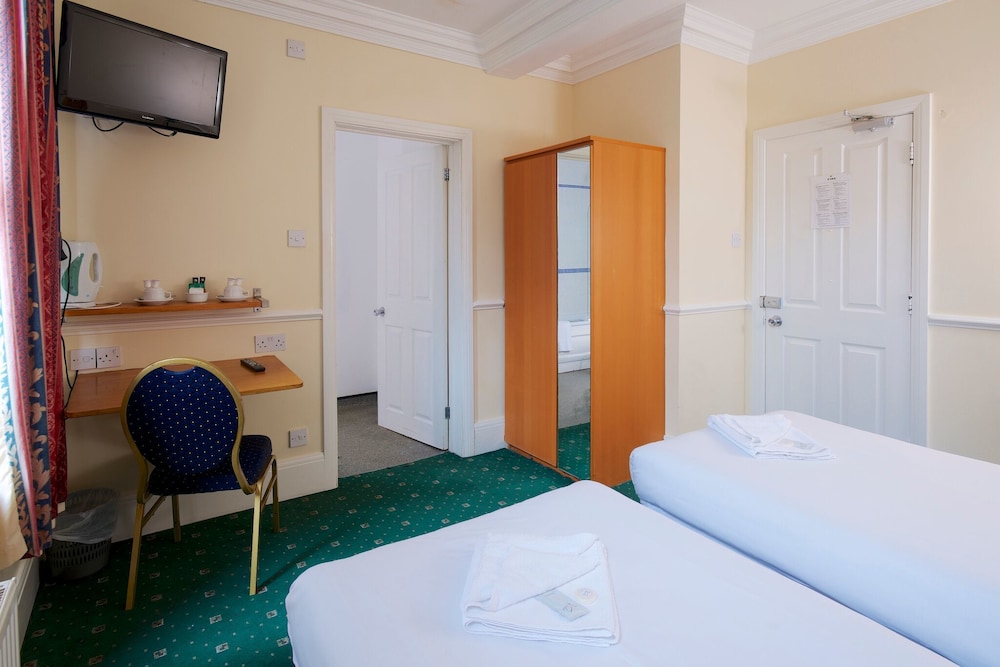Twin Room - Photo 4