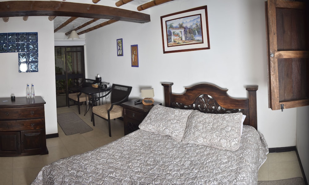 Superior Double Room, Bathtub, Garden View
